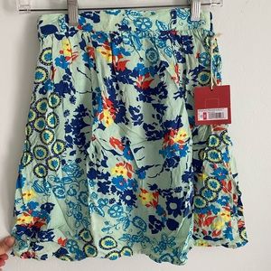 Mulit-colored lightweight women’s skirt